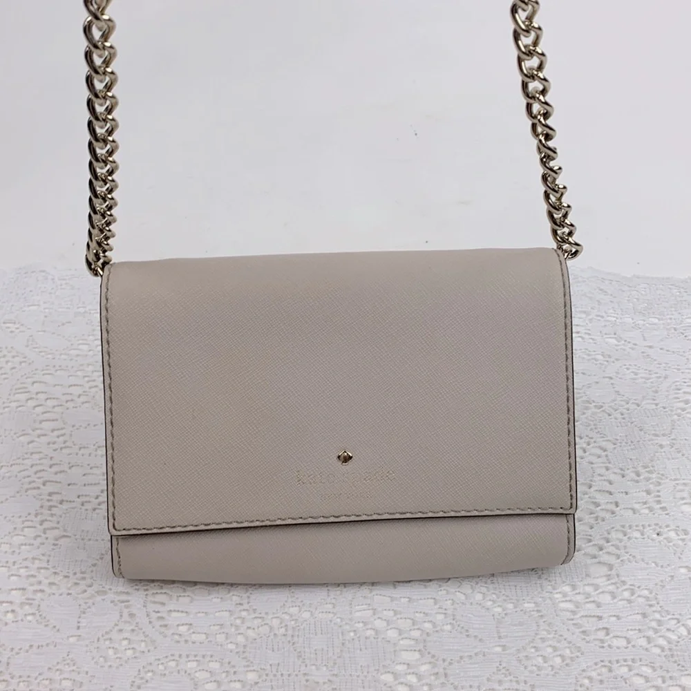 Kate Spade Creme Saffiano Leather Crossbody Bag Gold chain strap Flap snap close - Picture 10 of 15